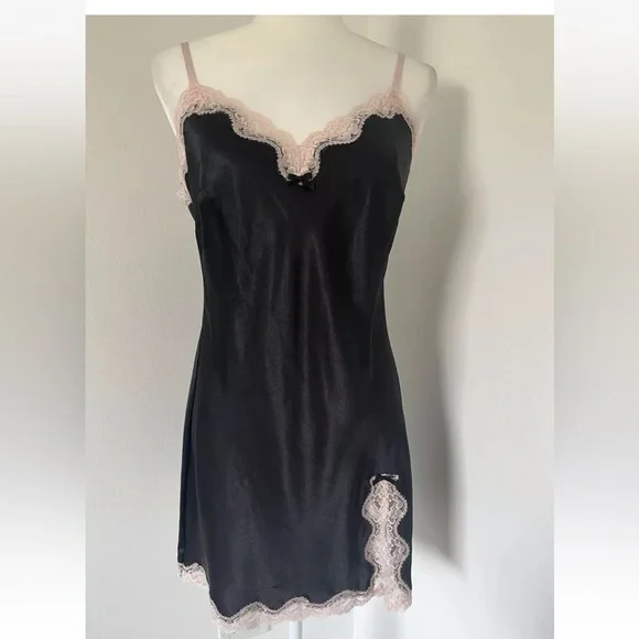 Victoria's Secret Vintage Sz M Black & LightPink Lace Lingerie Gown slit Y2K*I11 - Picture 1 of 4